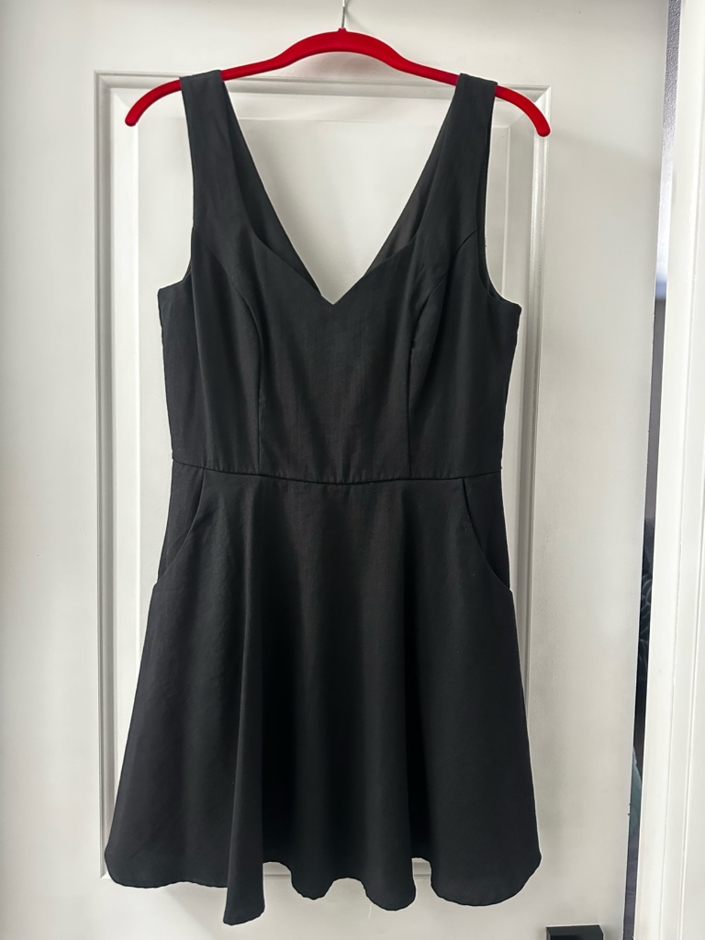 Classic Black V-Neck Women’s Mini Dress Mi Ami by Francesca’s Medium